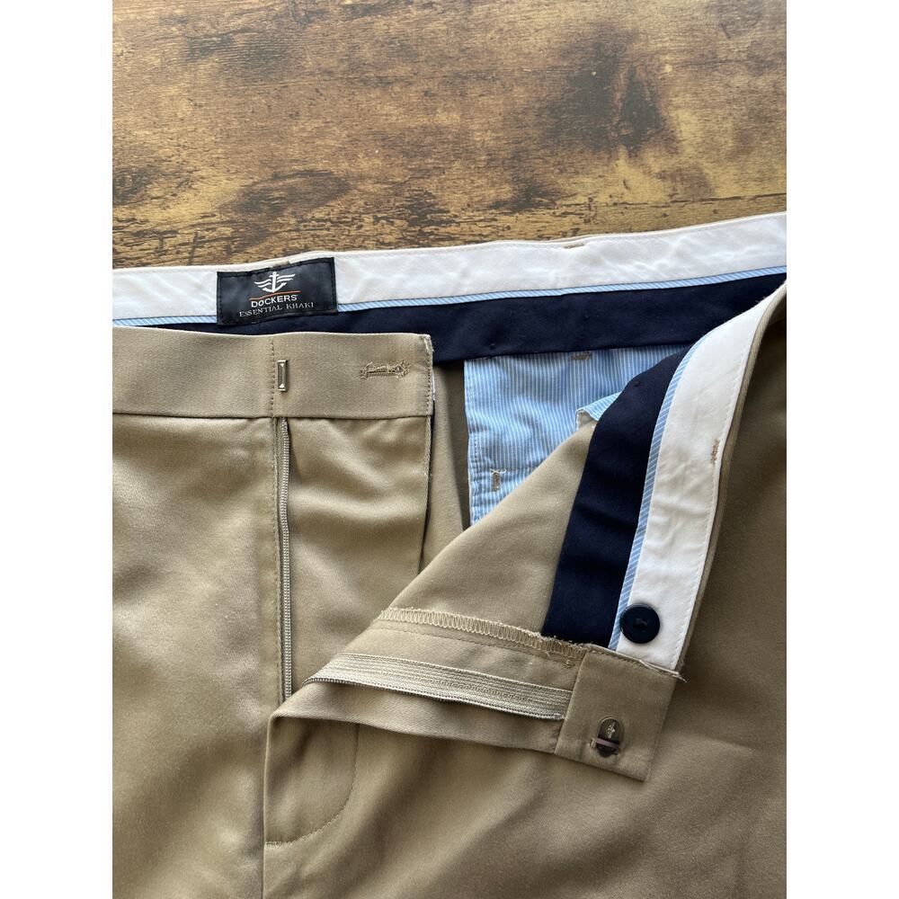Dockers Men 40X30 Khaki Classic Fit D3 Essential Never Iron Pants Office Wear - Picture 5 of 11